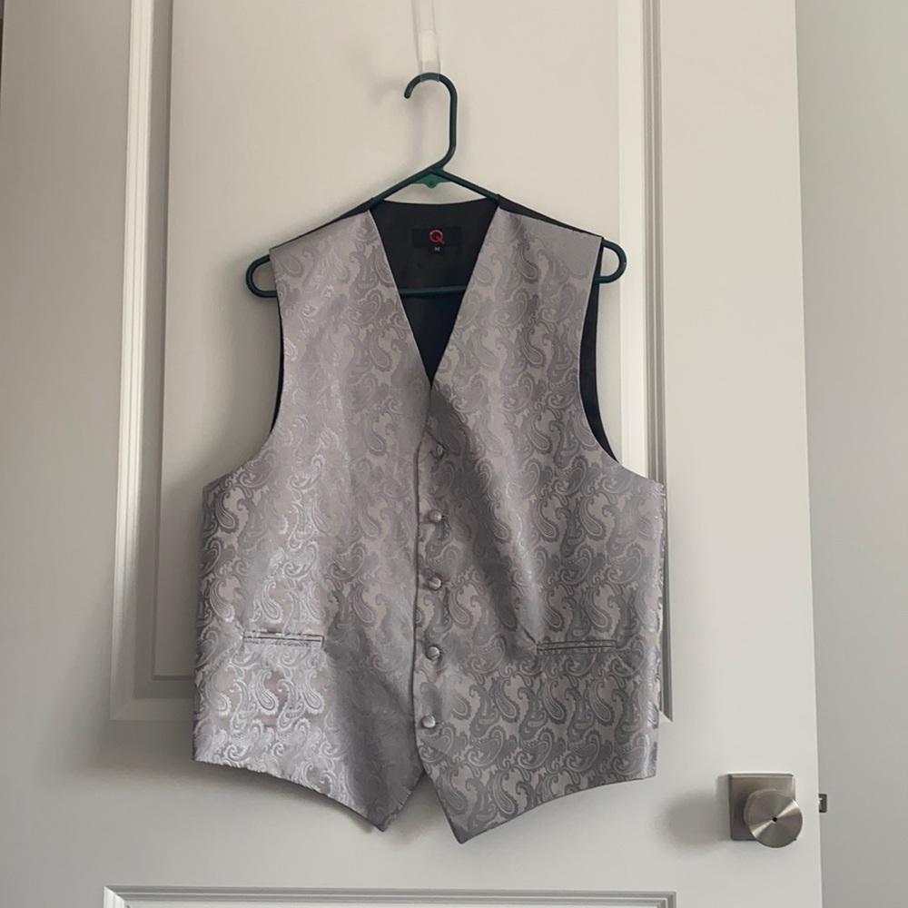 Only worn once, in great condition.